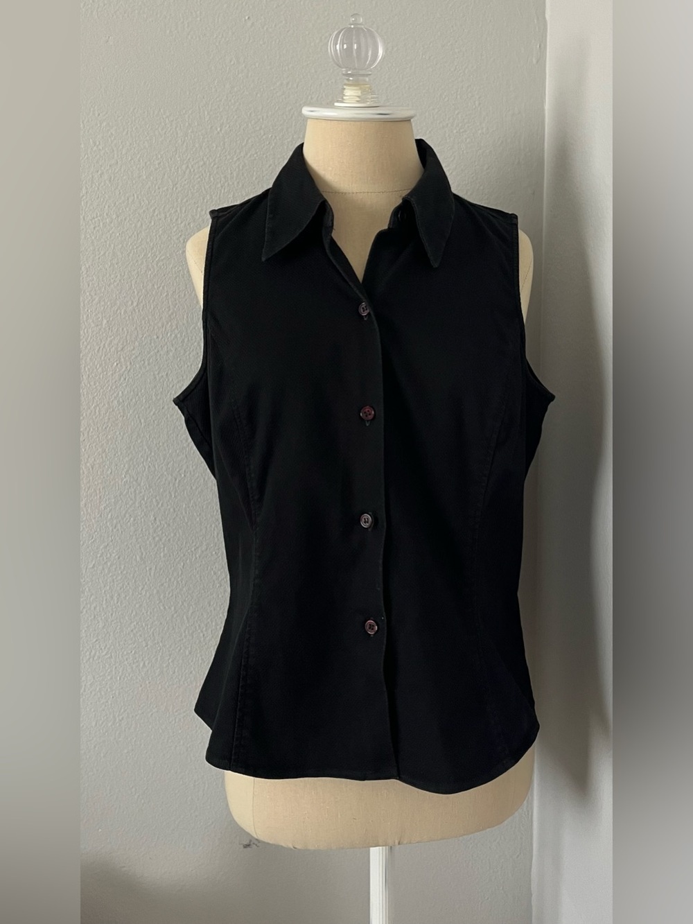 I.N.C Black Sleeveless Button-Down Shirt with Point Collar